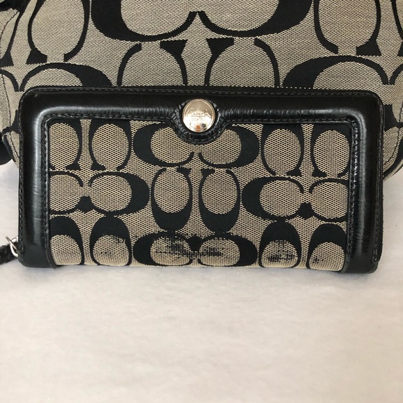 Coach Zoe Hobo shoulder bag Black signature C Leather Silver hardware EUC - Picture 15 of 16